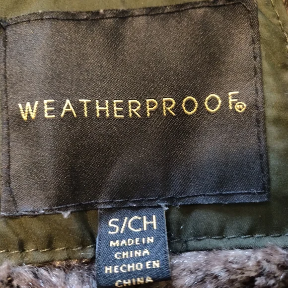 Weatherproof fur lined vest. - Picture 4 of 12